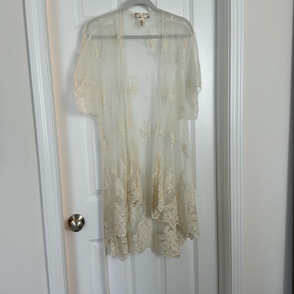 Band of gypsies intimate kimono robe in cream lace- small